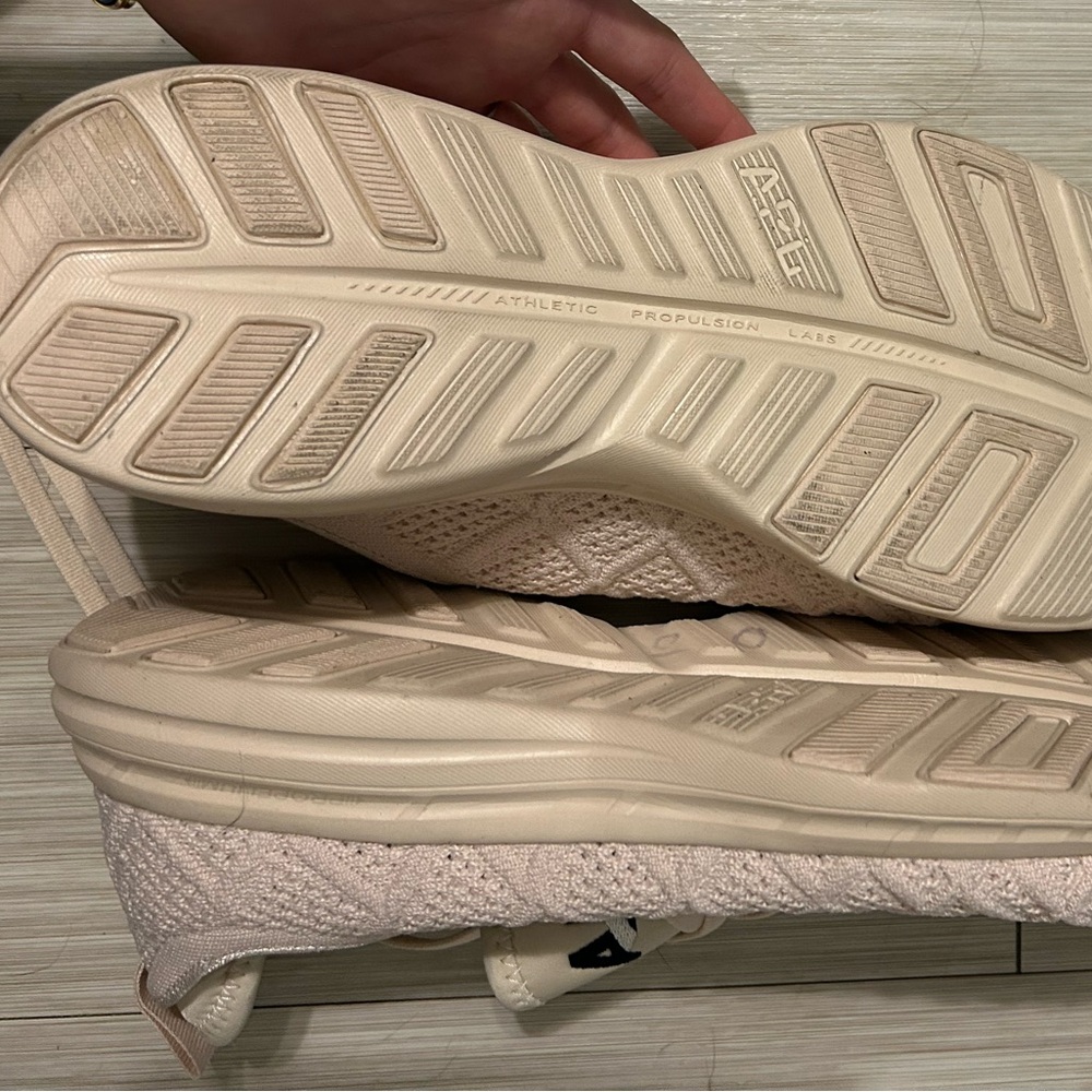 Like New APL Techloom Phantom Tennis Shoes - Picture 9 of 12